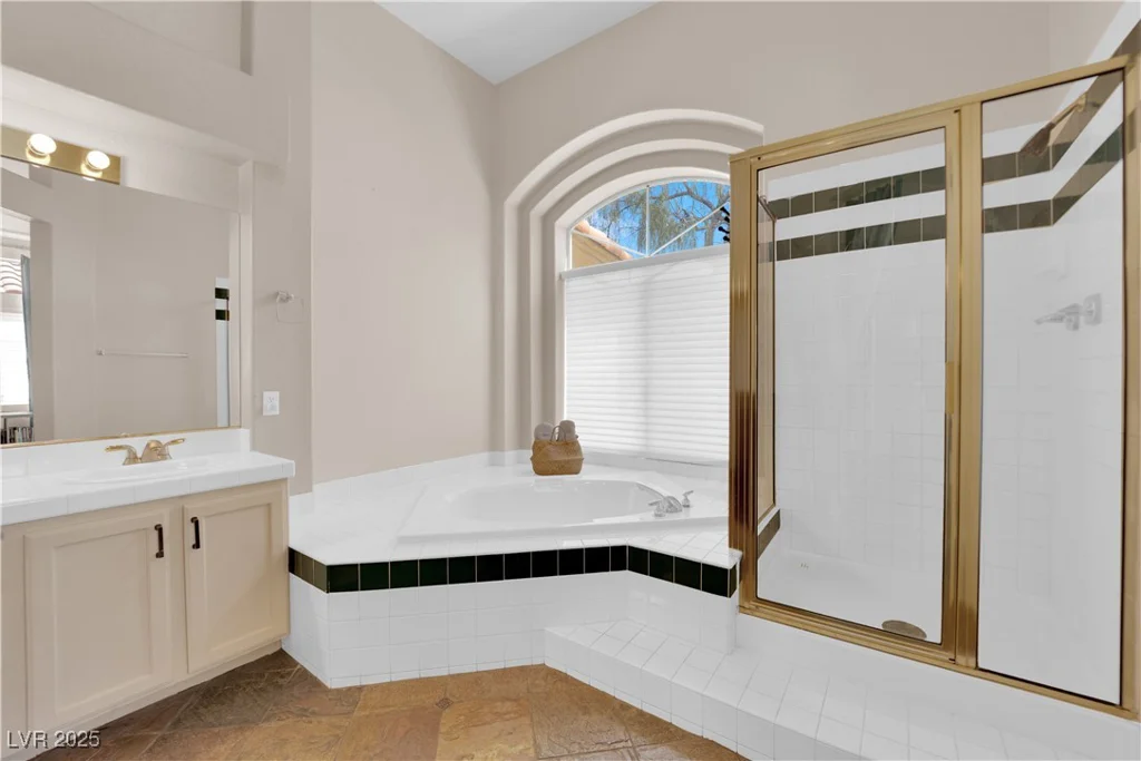 2424 Chestnut Hill, Las Vegas, NV 89134