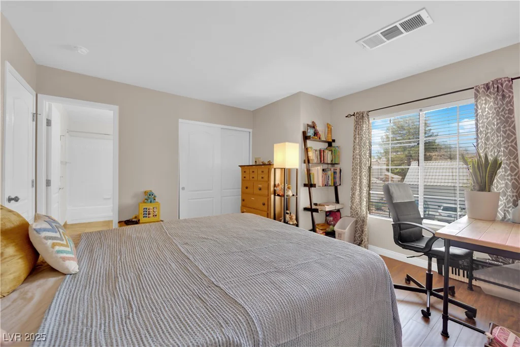 2424 Chestnut Hill, Las Vegas, NV 89134