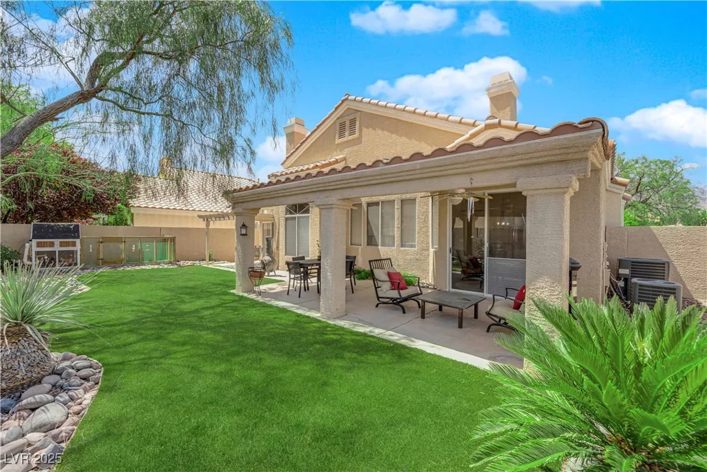 2424 Chestnut Hill, Las Vegas, NV 89134