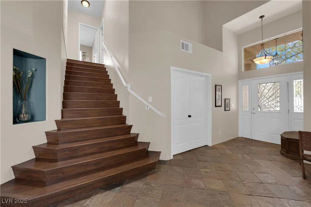 2424 Chestnut Hill, Las Vegas, NV 89134