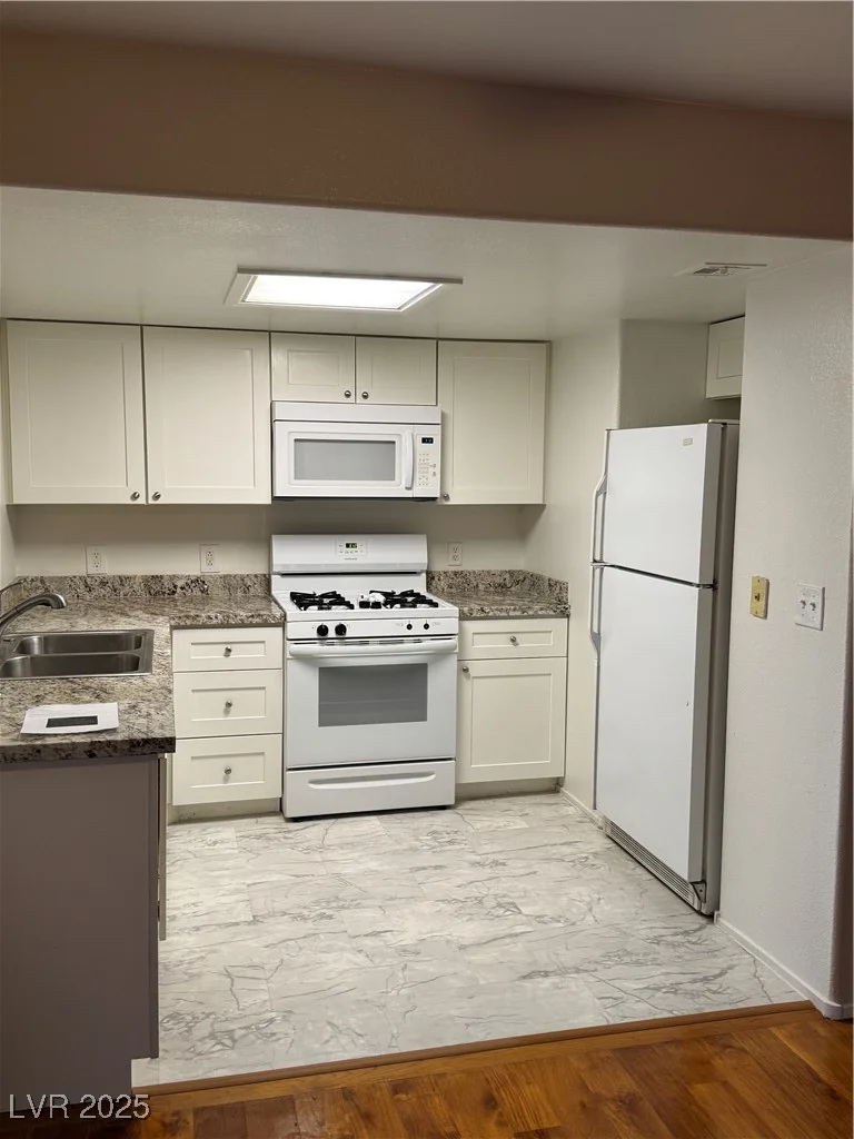 1447 Hialeah, Las Vegas, NV 89119