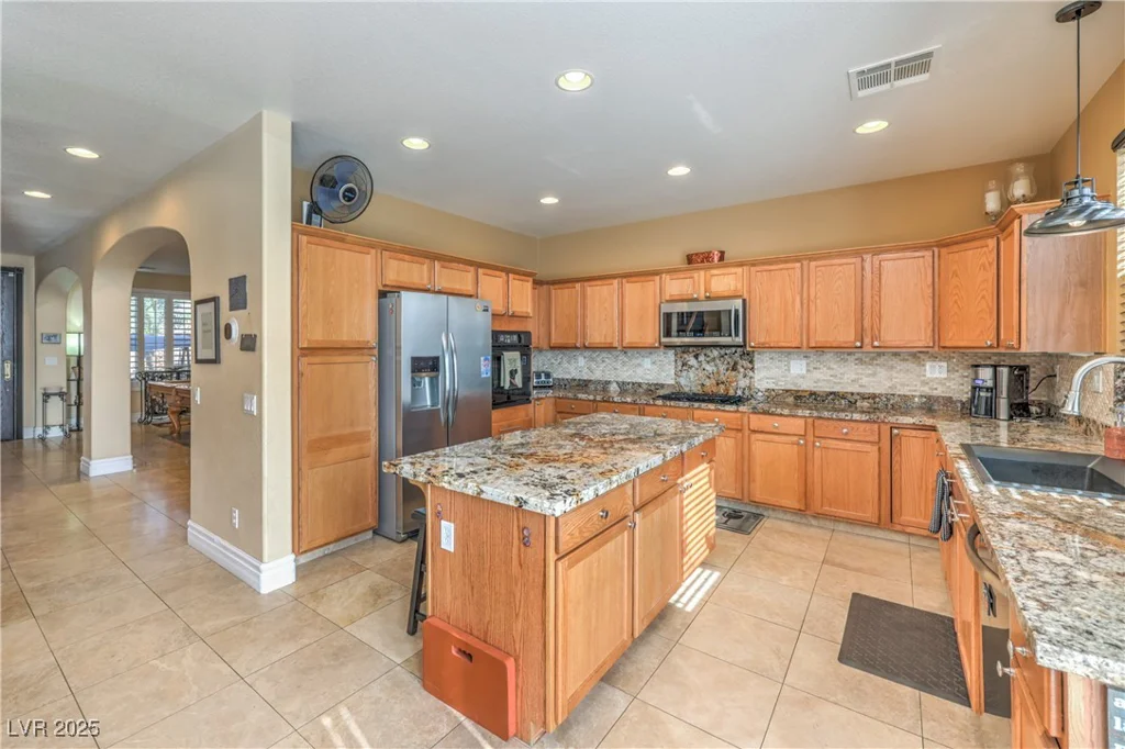 664 Blue Crystal Creek, Henderson, NV 89002
