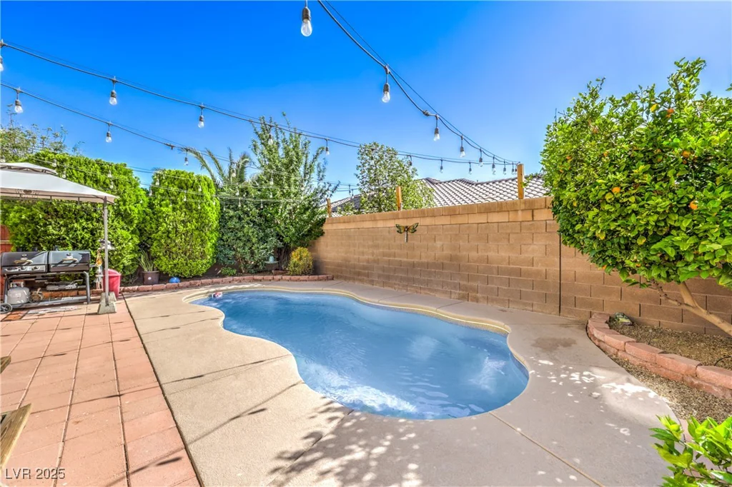664 Blue Crystal Creek, Henderson, NV 89002