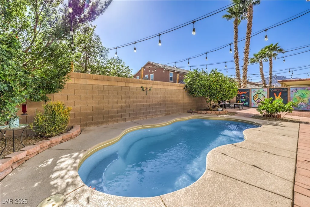 664 Blue Crystal Creek, Henderson, NV 89002