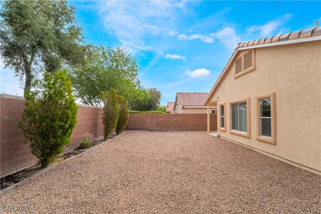 4360 Meadowlark Wing, North Las Vegas, NV 89084