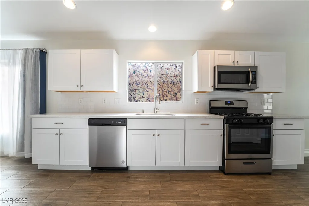 4360 Meadowlark Wing, North Las Vegas, NV 89084