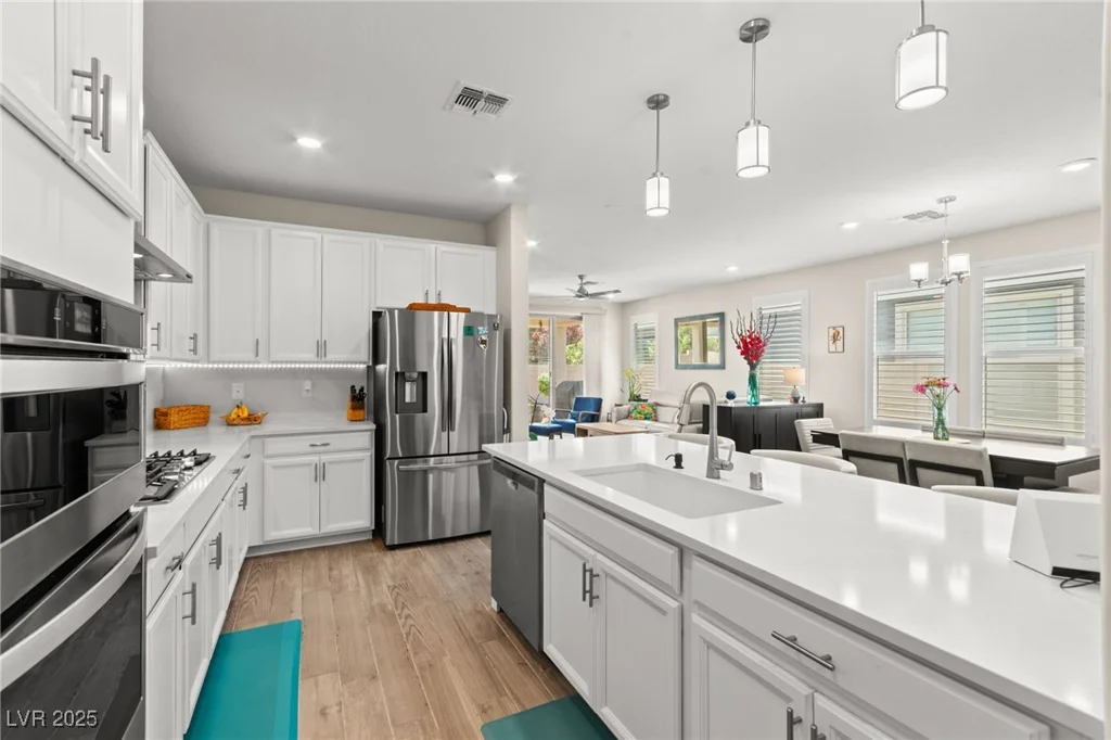 6620 Roseton, North Las Vegas, NV 89086
