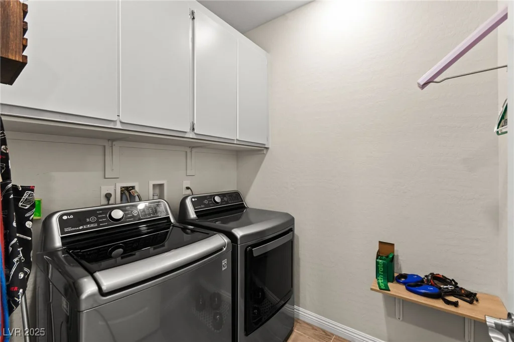 6620 Roseton, North Las Vegas, NV 89086