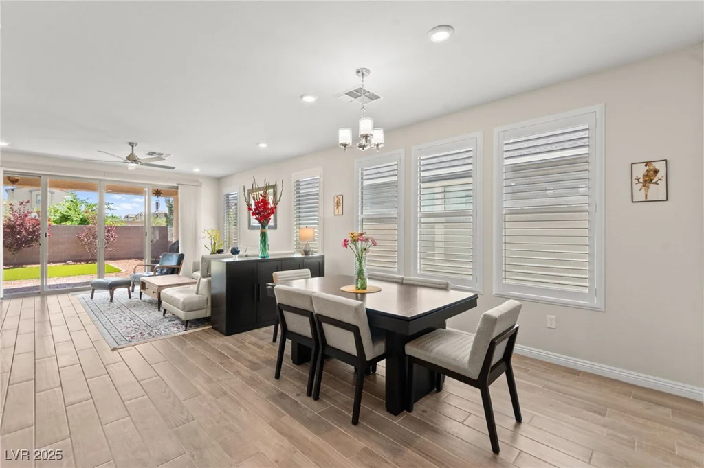 6620 Roseton, North Las Vegas, NV 89086