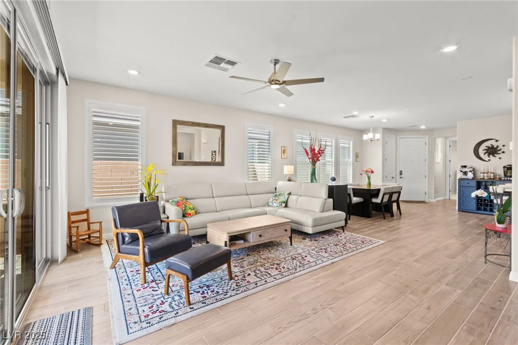 6620 Roseton, North Las Vegas, NV 89086