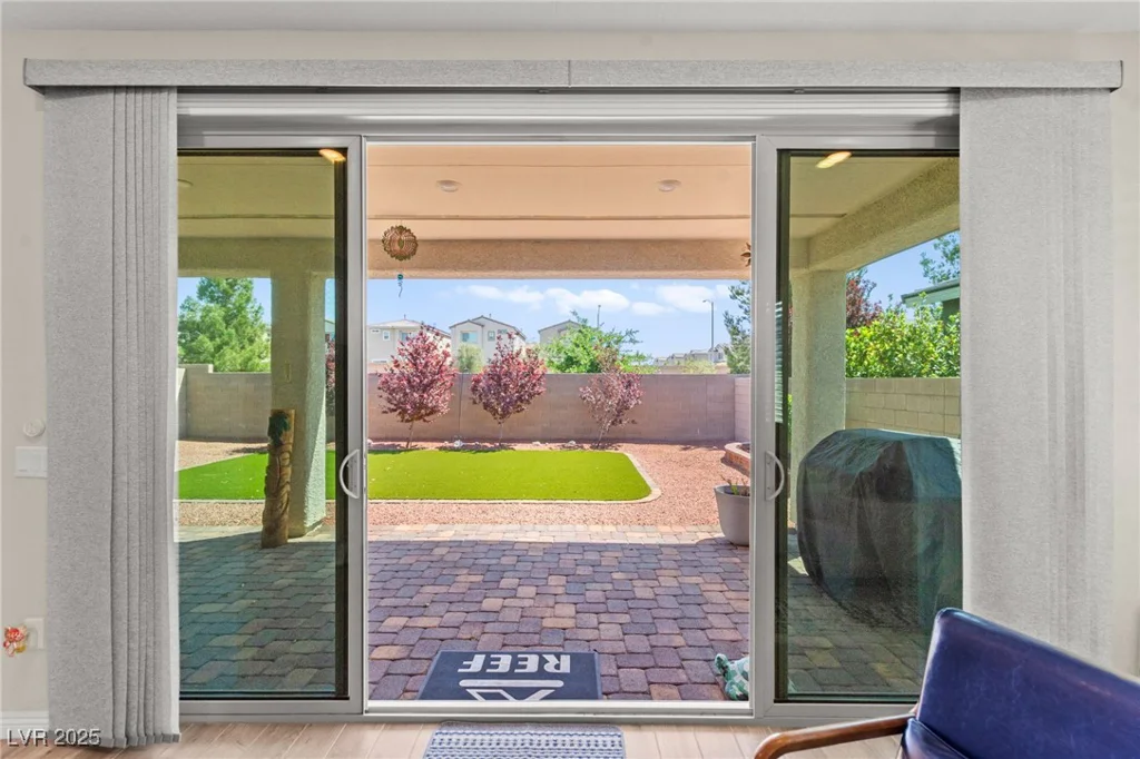 6620 Roseton, North Las Vegas, NV 89086