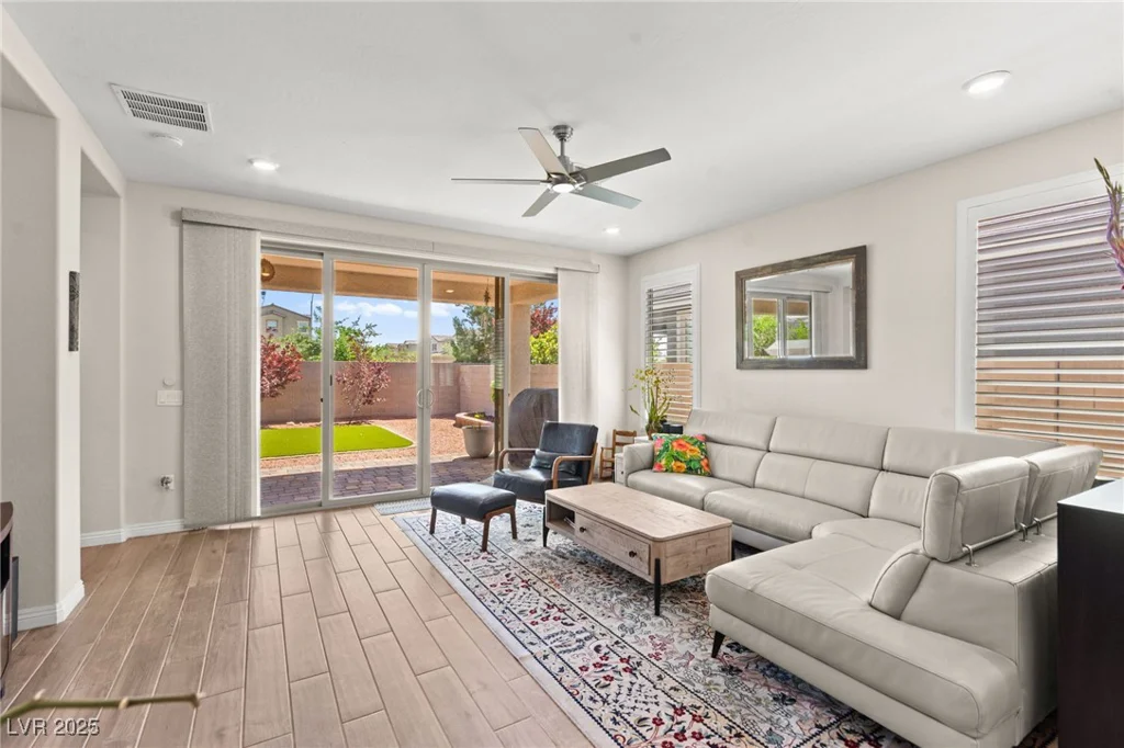 6620 Roseton, North Las Vegas, NV 89086