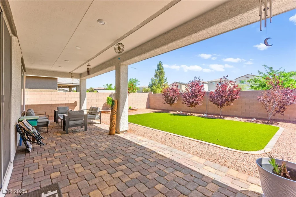 6620 Roseton, North Las Vegas, NV 89086