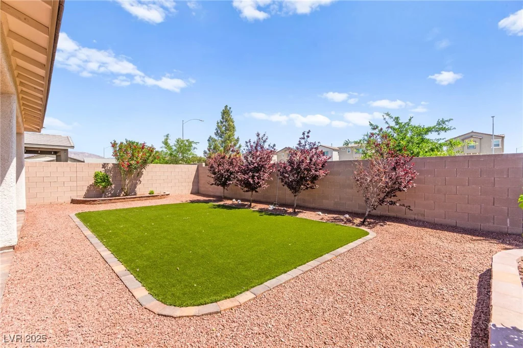 6620 Roseton, North Las Vegas, NV 89086