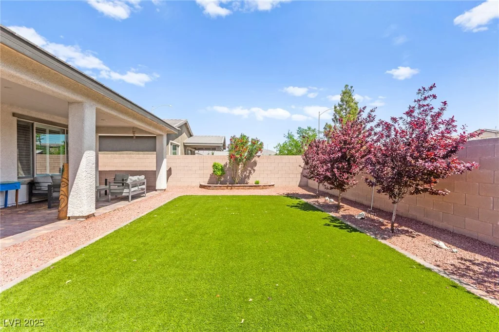 6620 Roseton, North Las Vegas, NV 89086