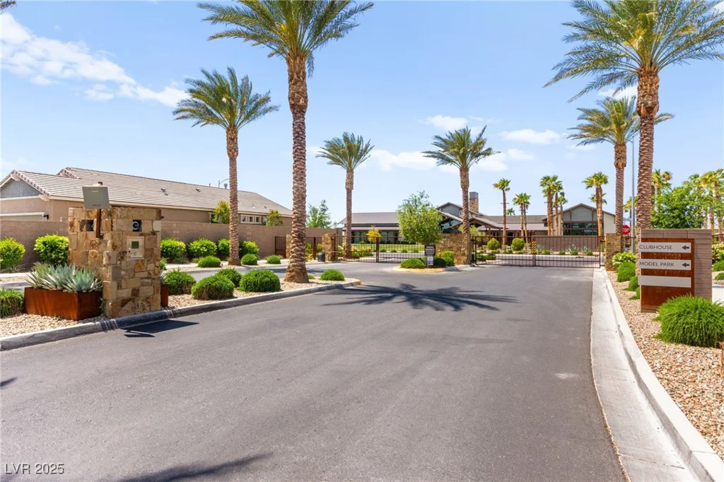 6620 Roseton, North Las Vegas, NV 89086