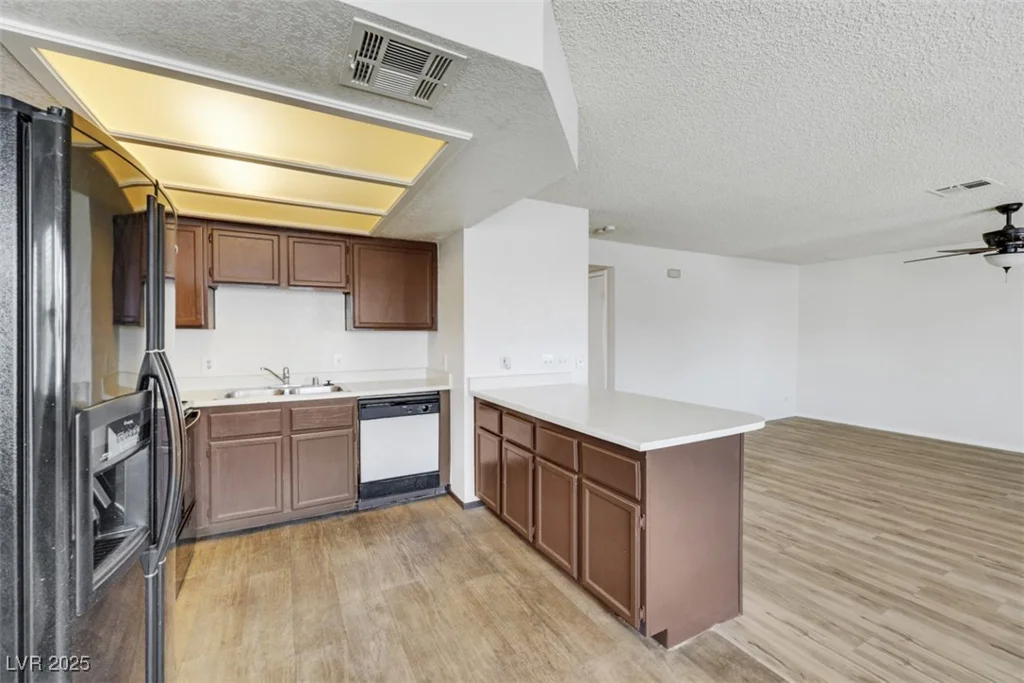 921 Sulphur Springs, Las Vegas, NV 89128