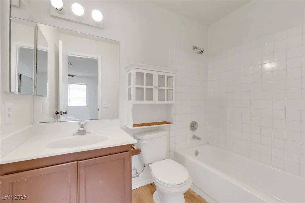 921 Sulphur Springs, Las Vegas, NV 89128