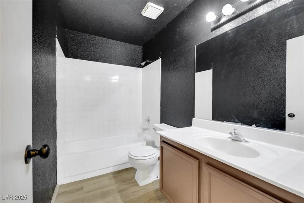 921 Sulphur Springs, Las Vegas, NV 89128