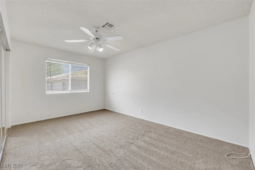 921 Sulphur Springs, Las Vegas, NV 89128
