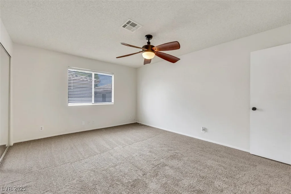 921 Sulphur Springs, Las Vegas, NV 89128