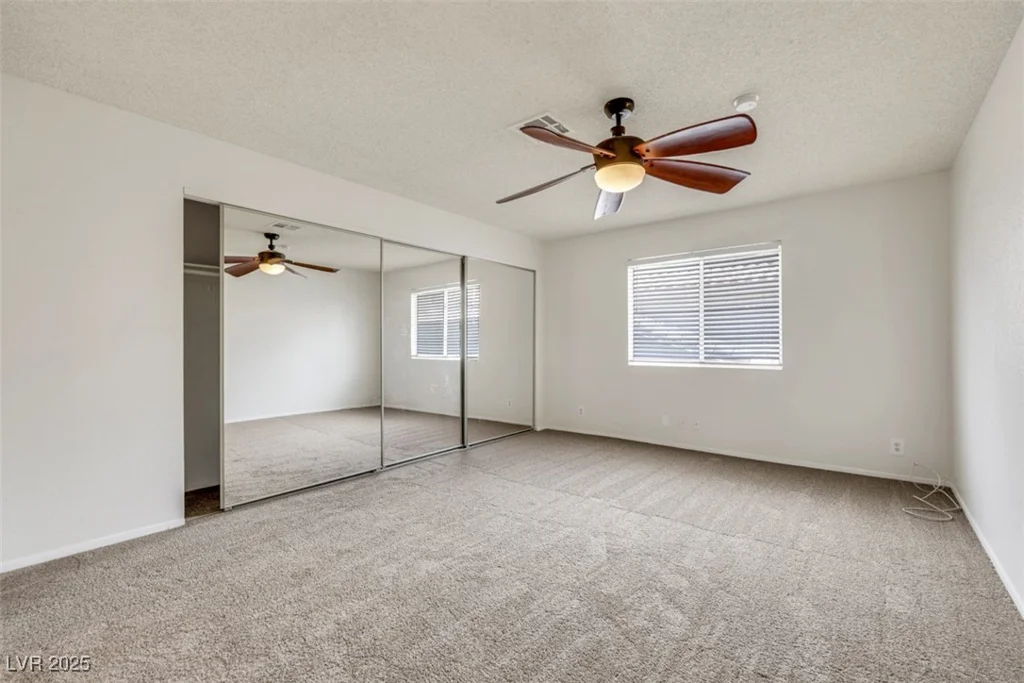921 Sulphur Springs, Las Vegas, NV 89128