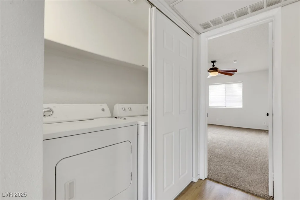 921 Sulphur Springs, Las Vegas, NV 89128