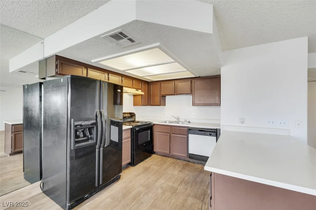 921 Sulphur Springs, Las Vegas, NV 89128