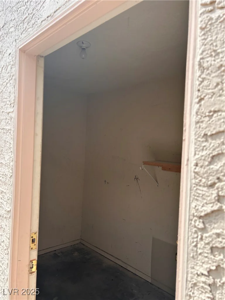 921 Sulphur Springs, Las Vegas, NV 89128