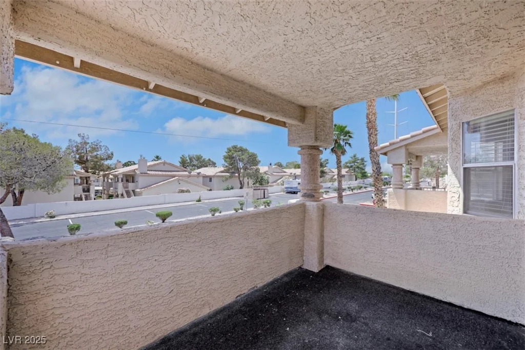 921 Sulphur Springs, Las Vegas, NV 89128