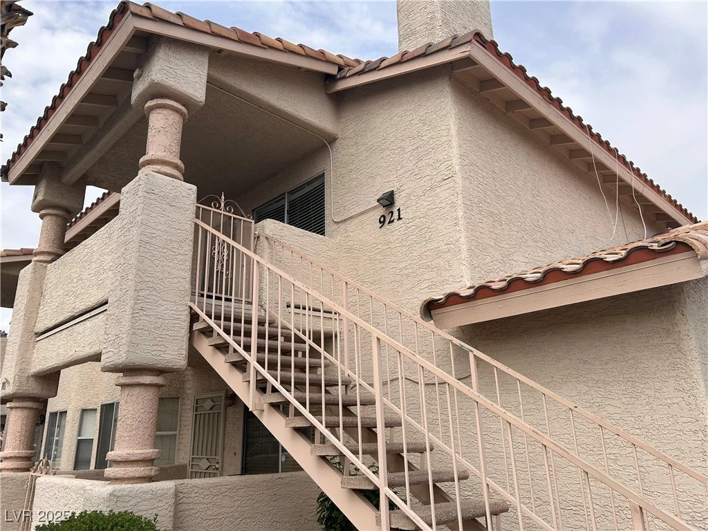 921 Sulphur Springs, Las Vegas, NV 89128