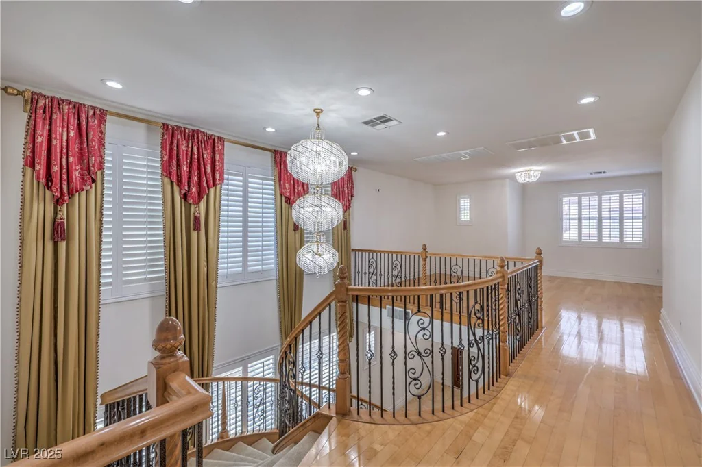207 Crooked Putter, Las Vegas, NV 89148