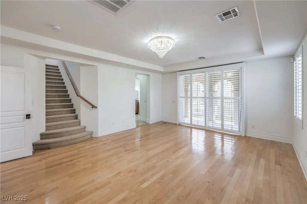 207 Crooked Putter, Las Vegas, NV 89148