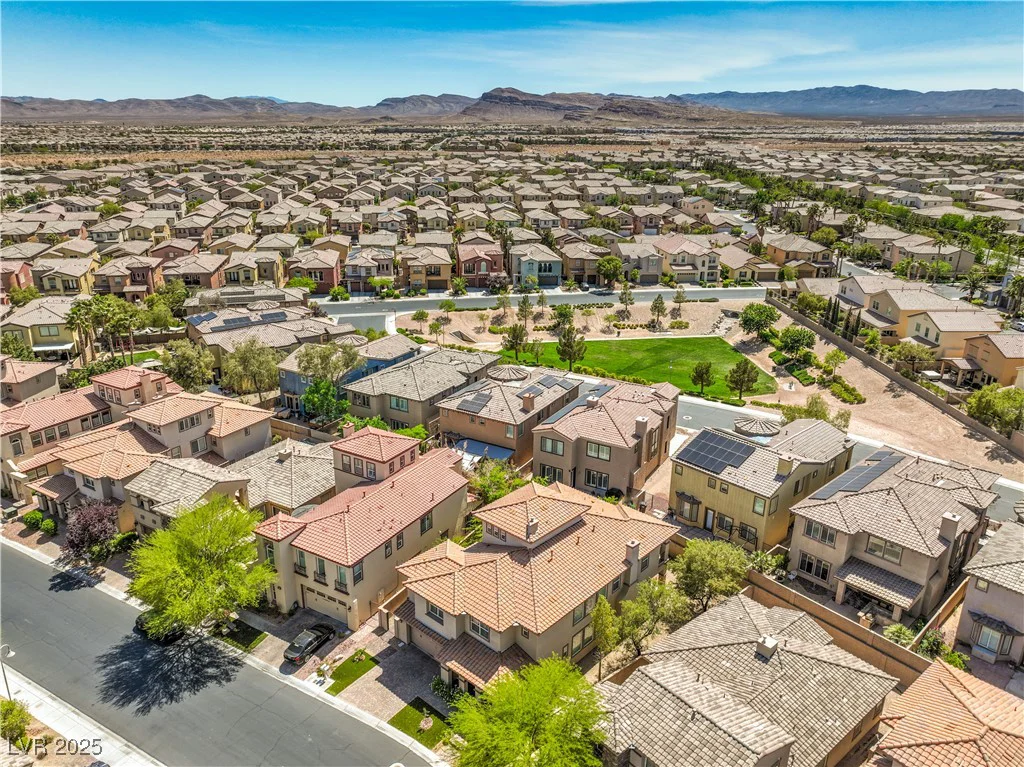 207 Crooked Putter, Las Vegas, NV 89148