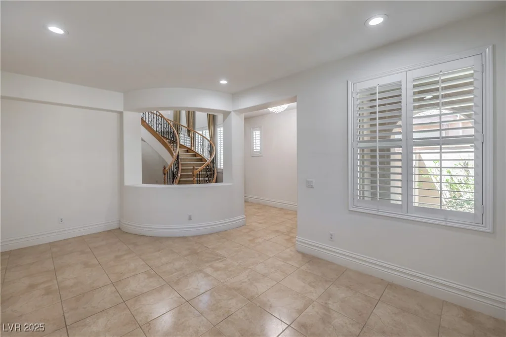 207 Crooked Putter, Las Vegas, NV 89148