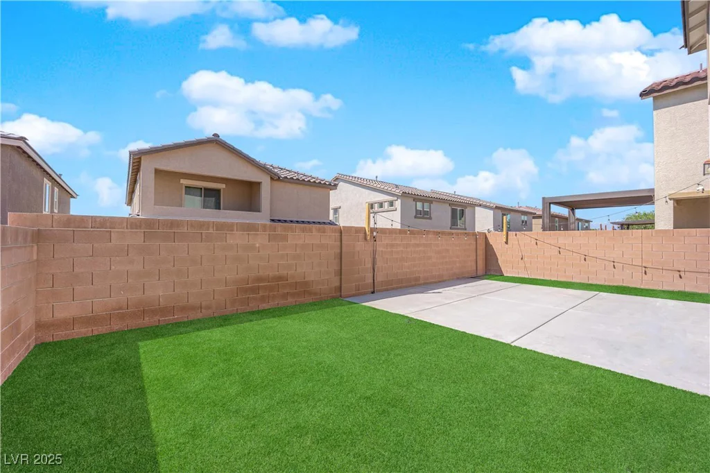 375 Elks Peak, North Las Vegas, NV 89084