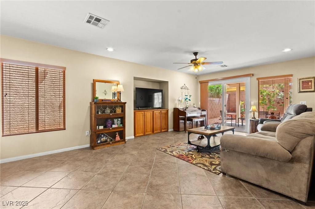 5219 Grape Leaf, Las Vegas, NV 89141