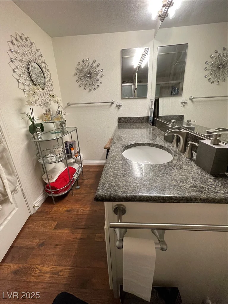 682 Oakmont, Las Vegas, NV 89109