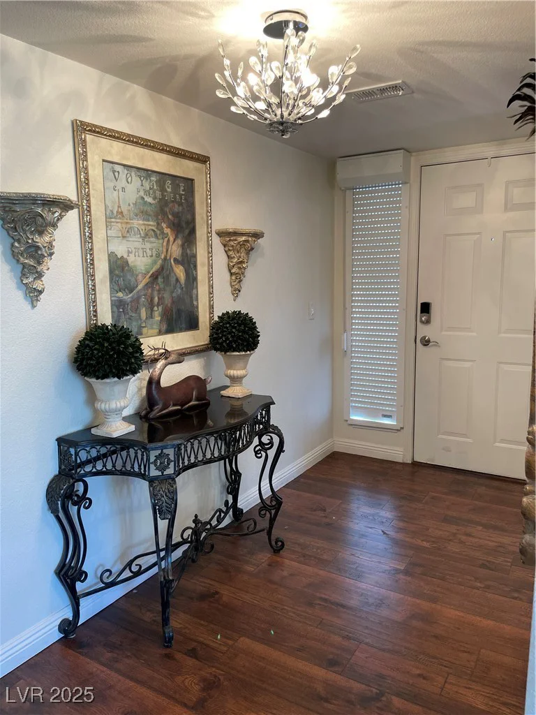 682 Oakmont, Las Vegas, NV 89109