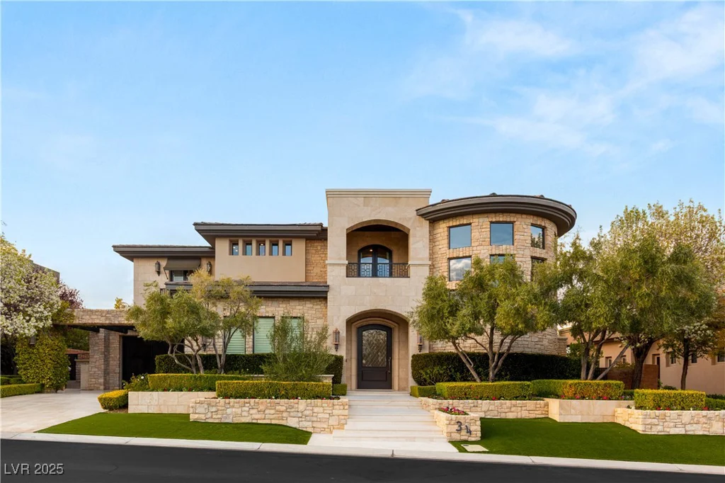 34 Meadowhawk, Las Vegas, NV 89135