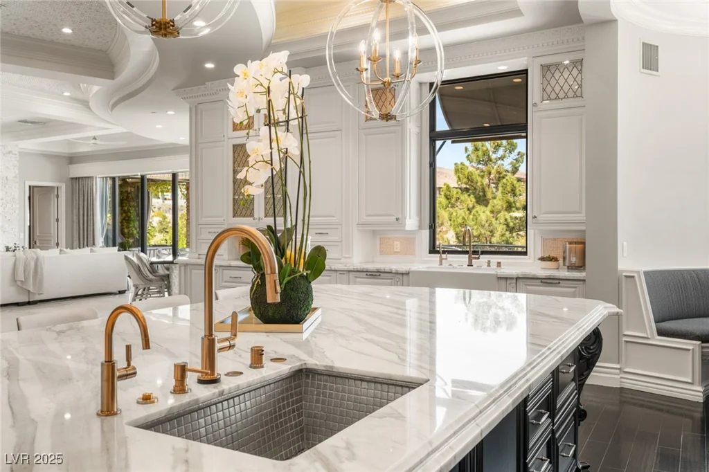 34 Meadowhawk, Las Vegas, NV 89135