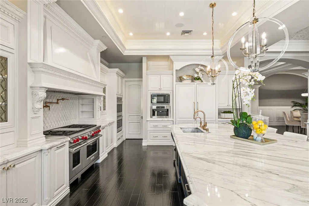 34 Meadowhawk, Las Vegas, NV 89135
