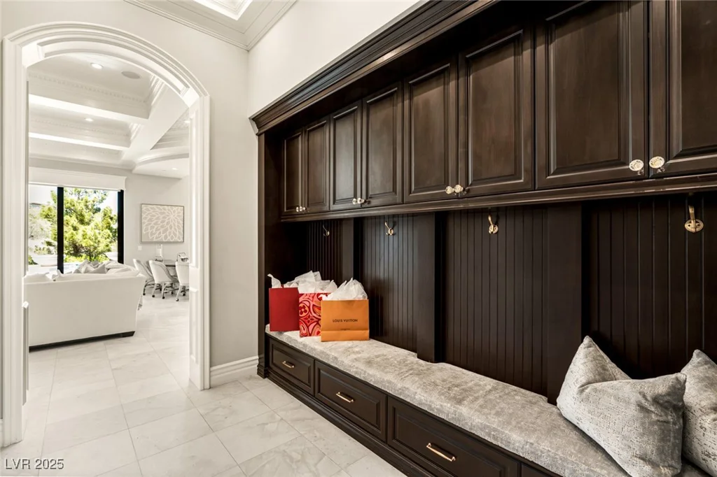 34 Meadowhawk, Las Vegas, NV 89135