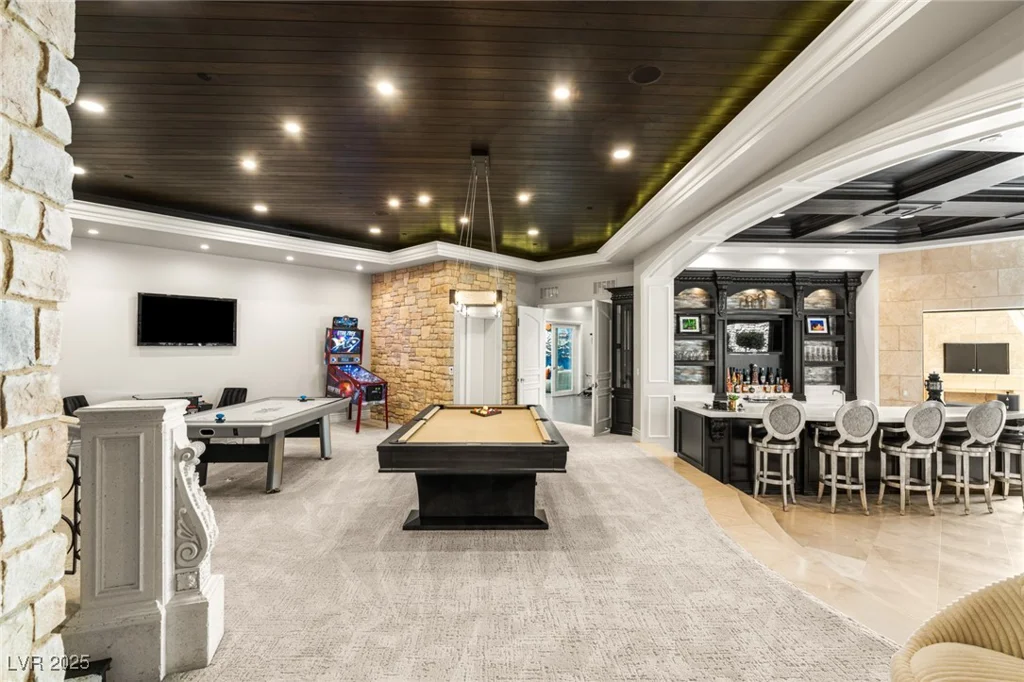 34 Meadowhawk, Las Vegas, NV 89135