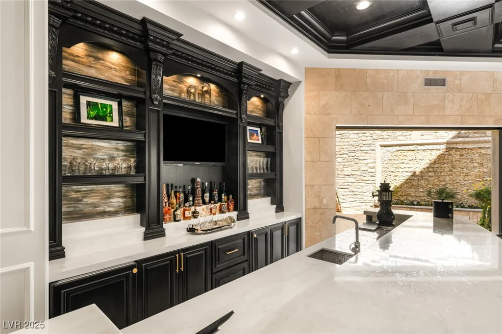 34 Meadowhawk, Las Vegas, NV 89135