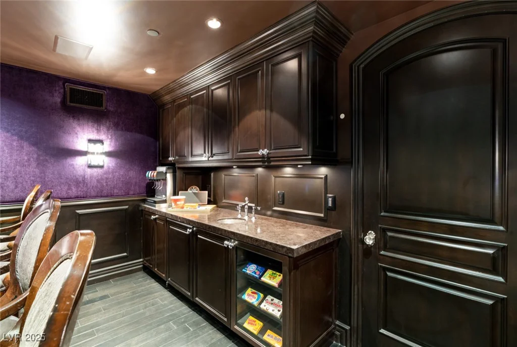 34 Meadowhawk, Las Vegas, NV 89135