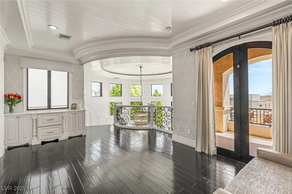 34 Meadowhawk, Las Vegas, NV 89135