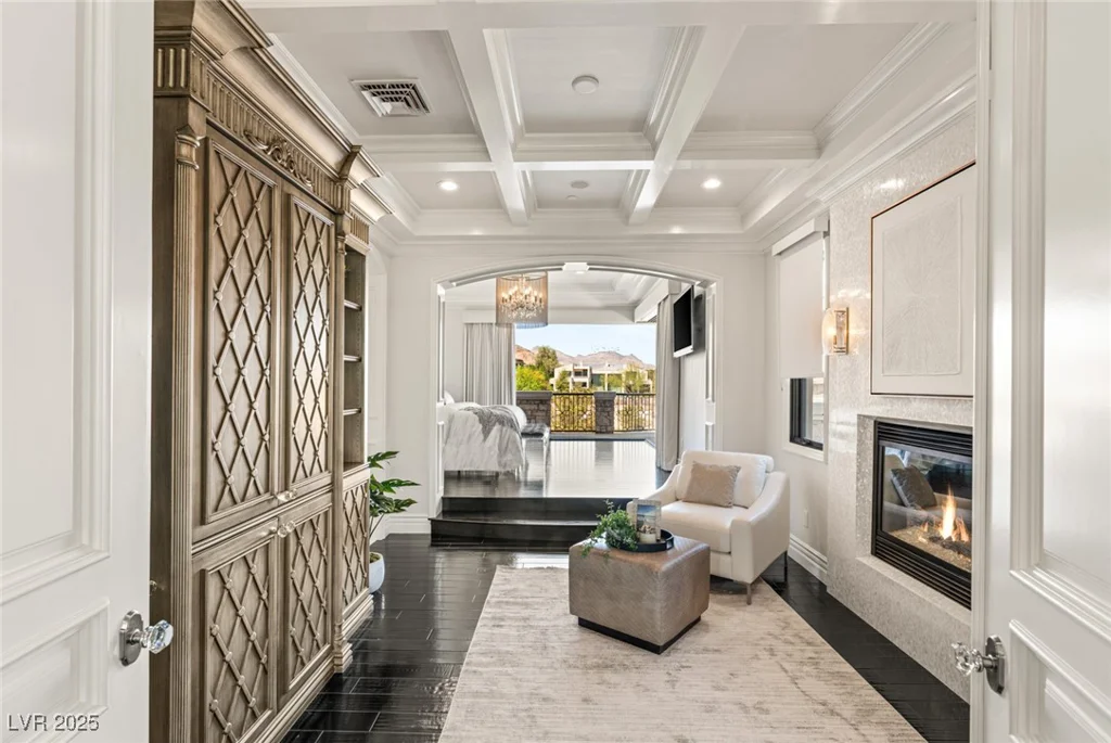 34 Meadowhawk, Las Vegas, NV 89135