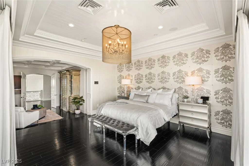 34 Meadowhawk, Las Vegas, NV 89135