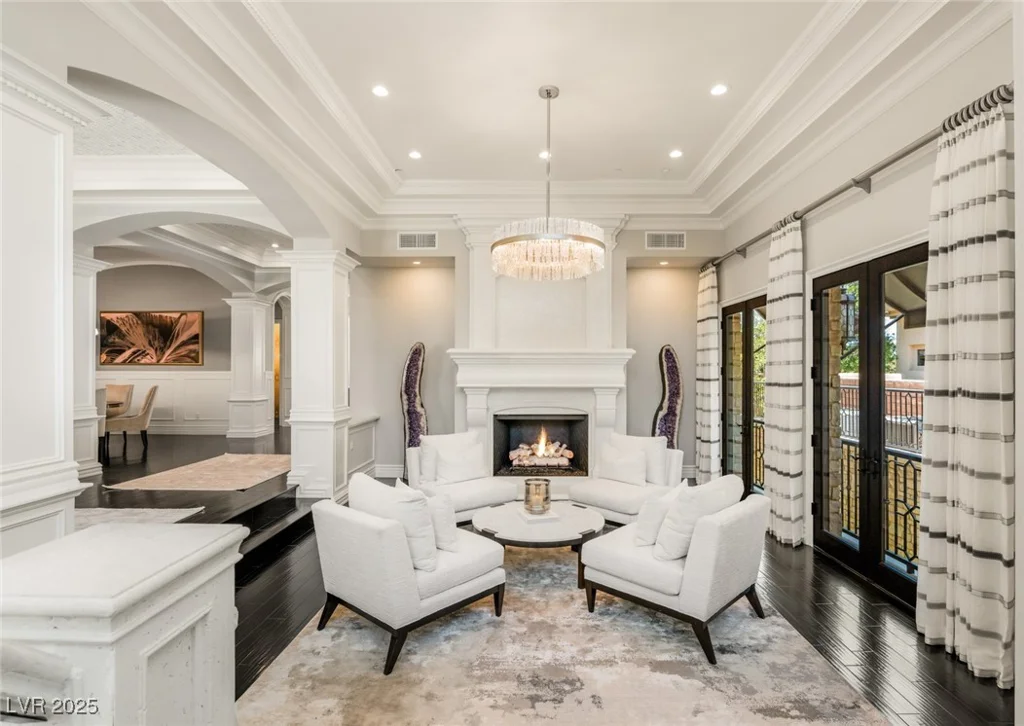 34 Meadowhawk, Las Vegas, NV 89135